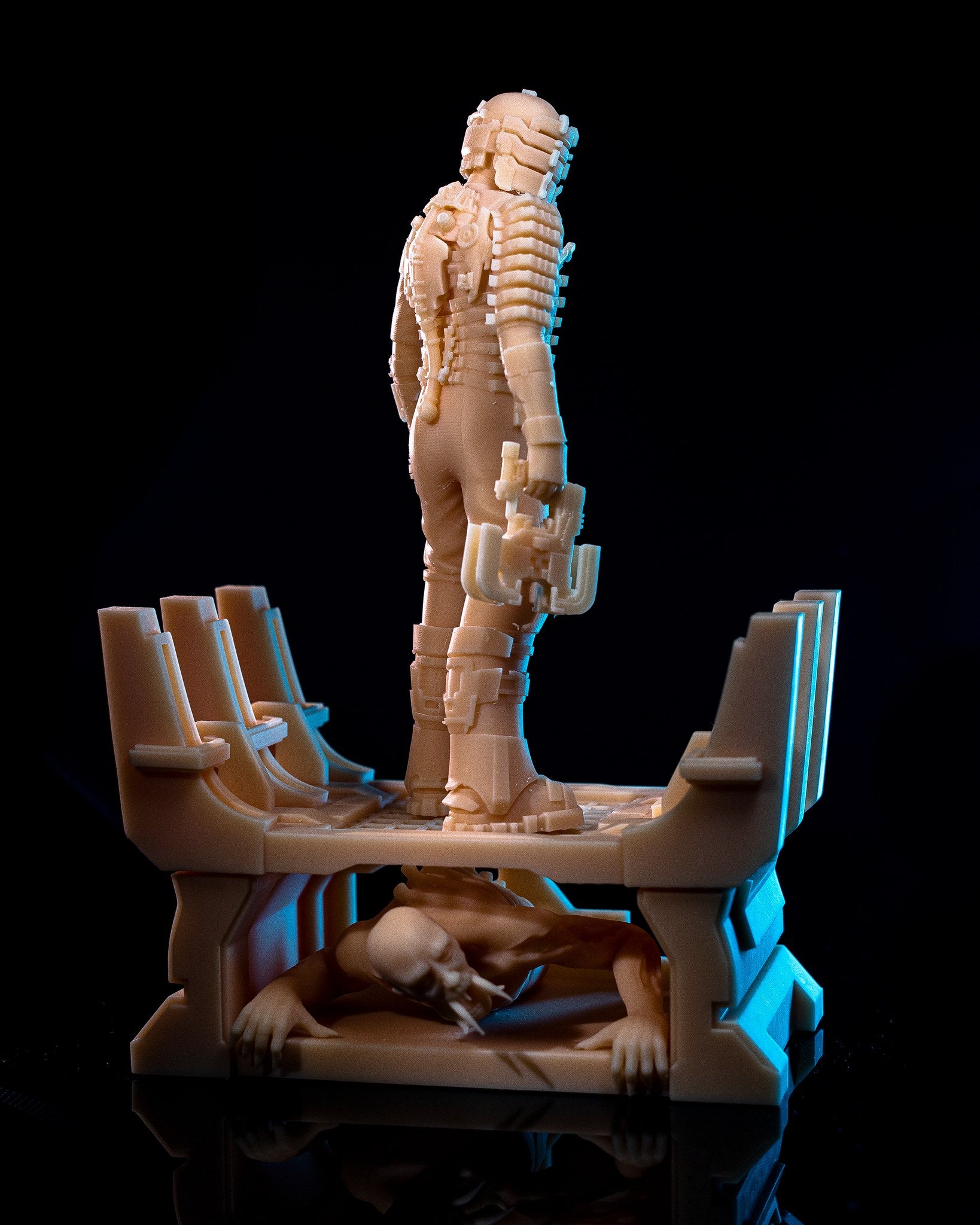 Isaac Clarke (Dead Space) resin figure by h3LLcreator — studio render 3